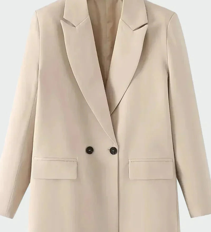 Abrigo Oversized con Línea Moderna