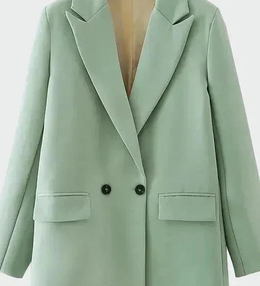Abrigo Oversized con Línea Moderna