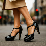 María - Tacones Elegantes